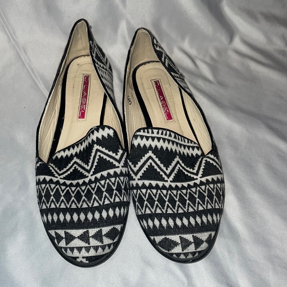 Size 8 Women’s Clabel Aztec Loafers Black and White